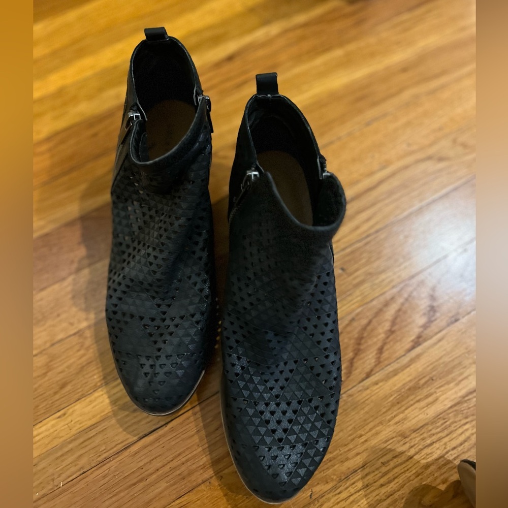 Lucky Brand black zip up bootie, size 10
